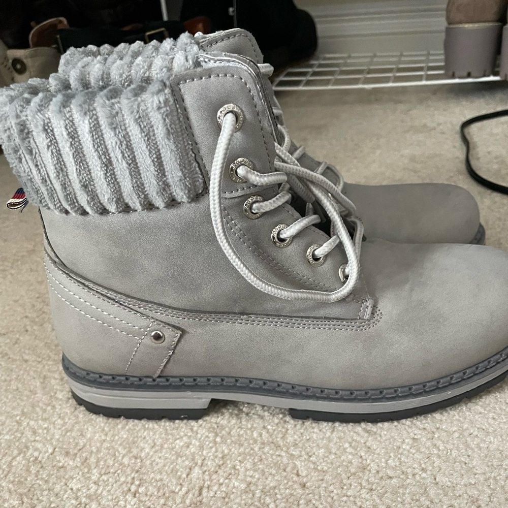 Dirty Laundry Grey Boots, Size 8, Like New